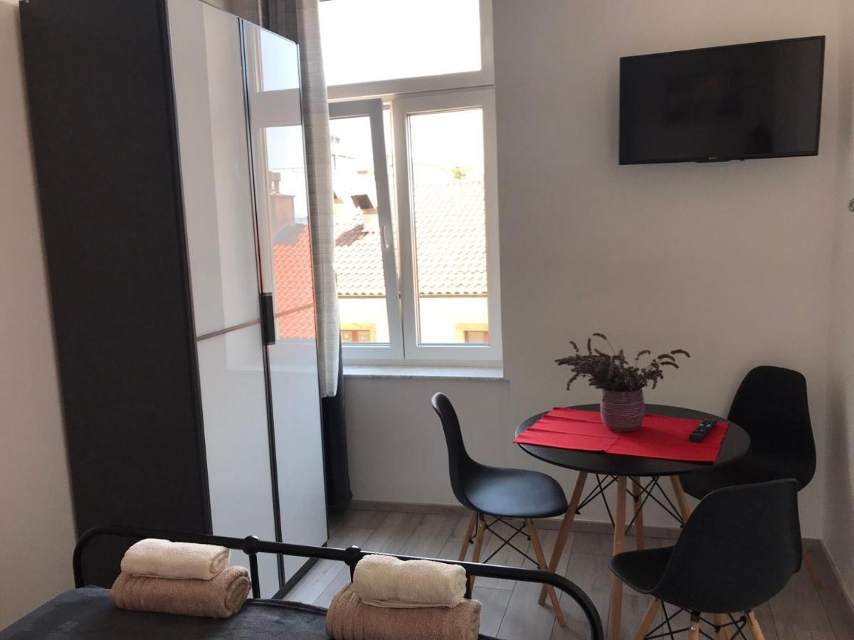 Studio Apartmani Paola Rijeka Ngoại thất bức ảnh